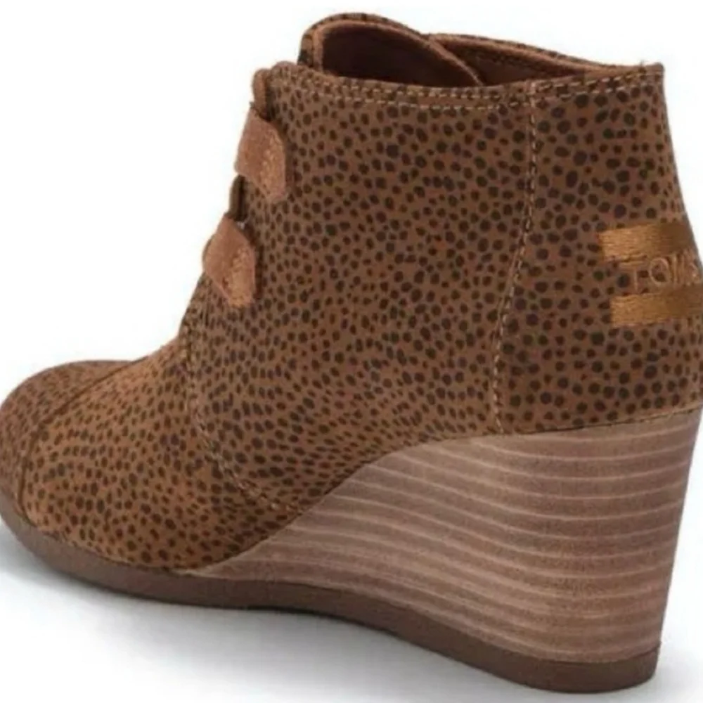 Tom's Leopard Brown Wedge Ankle Boots